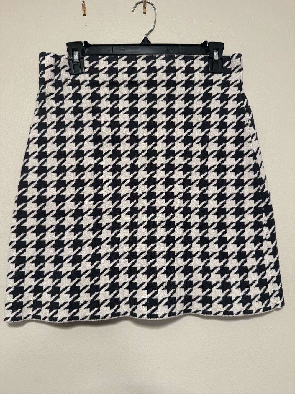 LOFT Black & White Houndstooth Mini Skirt